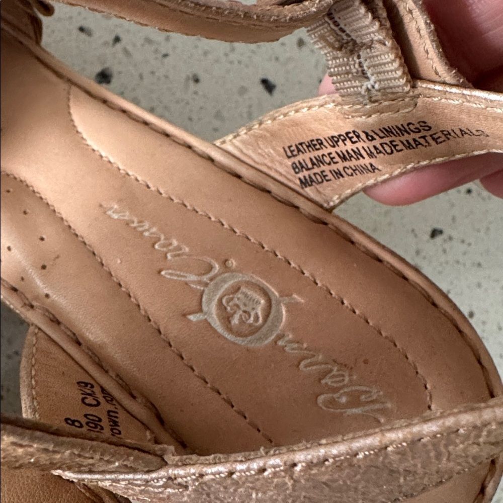 Born Elegant Metallic Tan Leather Wedge Sandals Slingback Comfort Shoes Size 7M - Picture 9 of 12